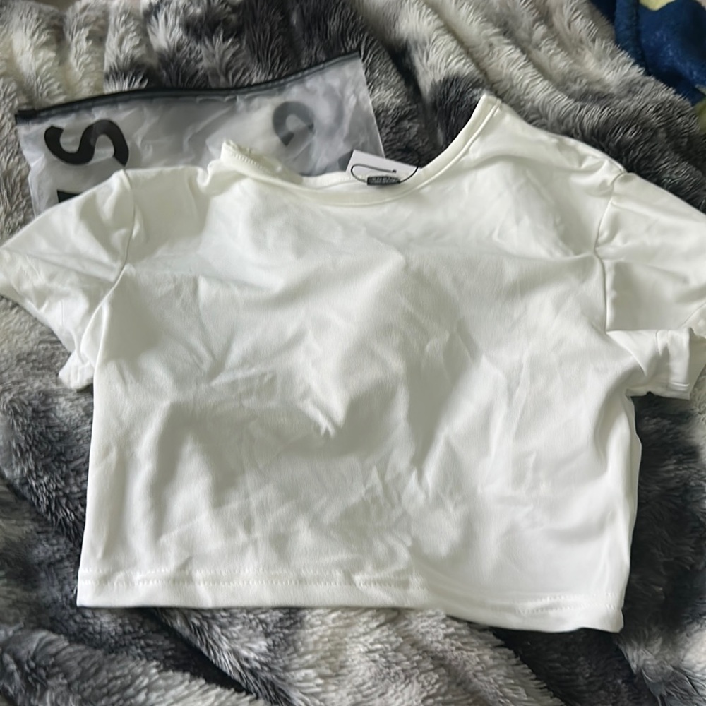Cropped white tee